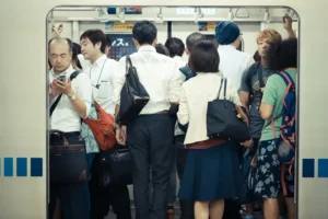 通勤電車での時間を学びと癒しの時間にして有効活用する方法