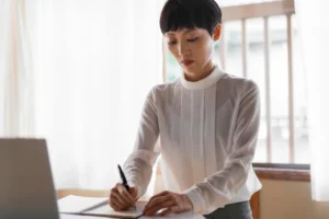 長時間労働を避けるための仕事の優先順位を決める5つのコツ