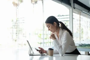 メールの自動分類で受信箱をクリーンに保つ設定方法で効率化する