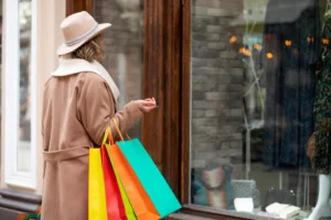 買い物で高く感じる・値切り後悔をアンカリング逆利用で解消