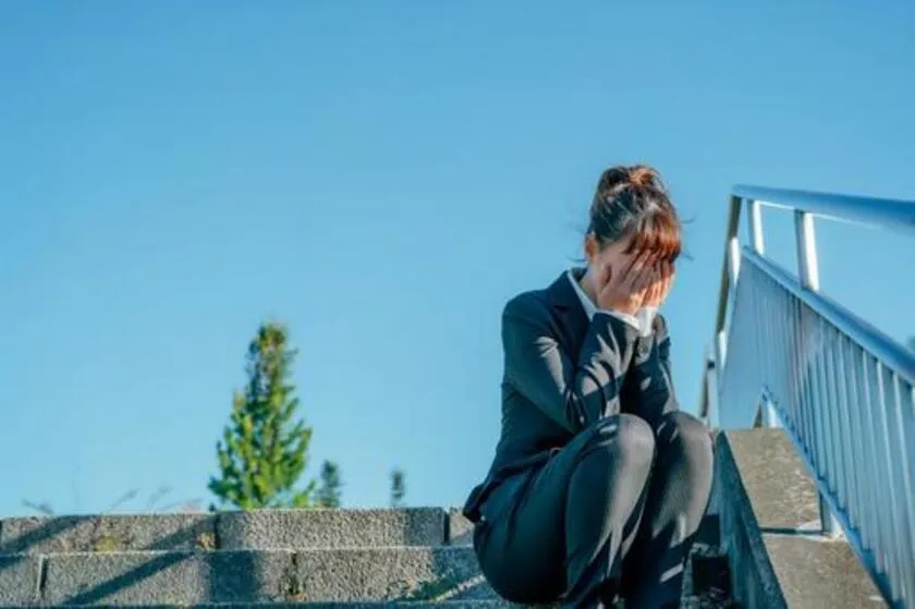 職場で「実は働きたくない・辞めたい」と思っているのに言えない