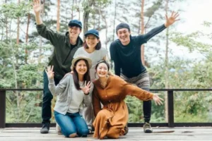 旅行の誘い「面倒くさい」と断りSNS見て後悔…気持ちの切替術