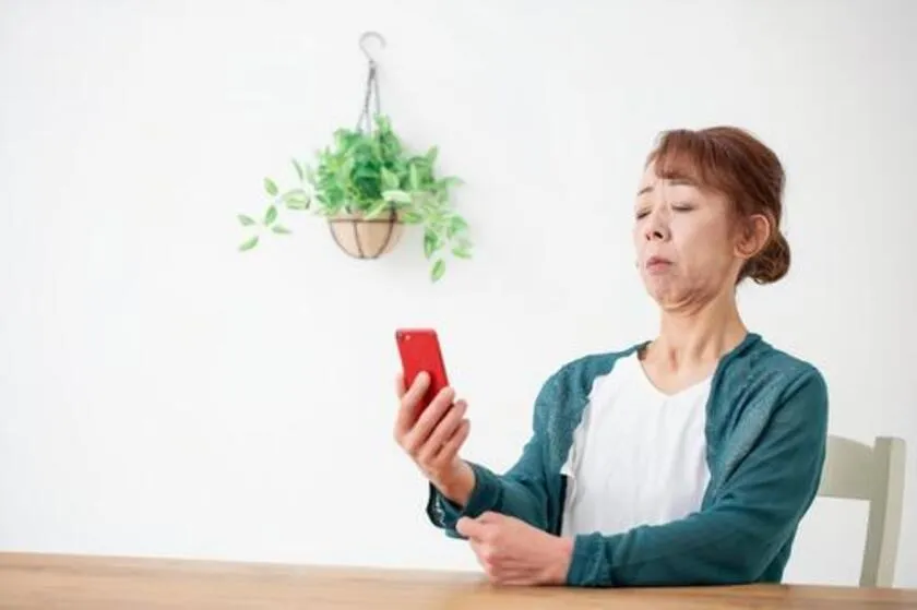 60代からの「スマホ老眼対策」専用アプリ・設定組み合わせ