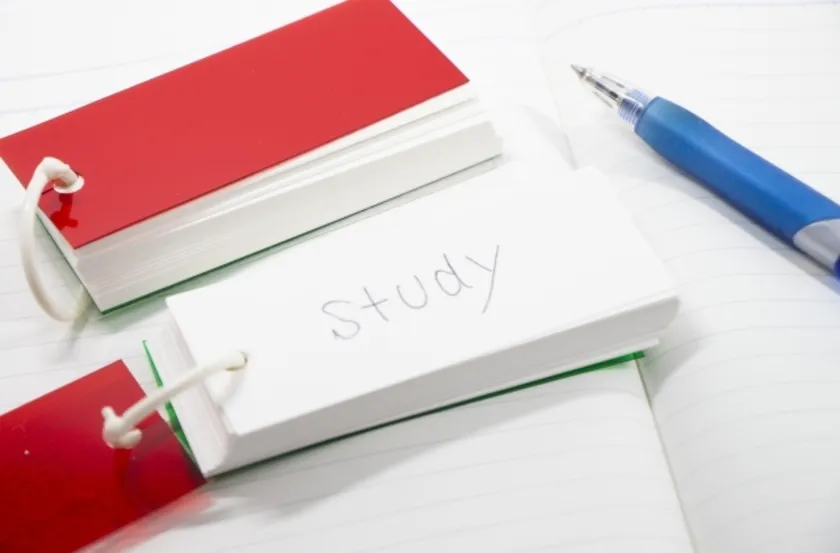 試験前夜「ラスト1時間の暗記カード回転」で記憶定着率UP活用術