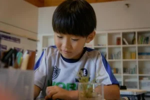 子供の「宿題サボり」を自然に防ぐ！「タイマー＋ご褒美シール」