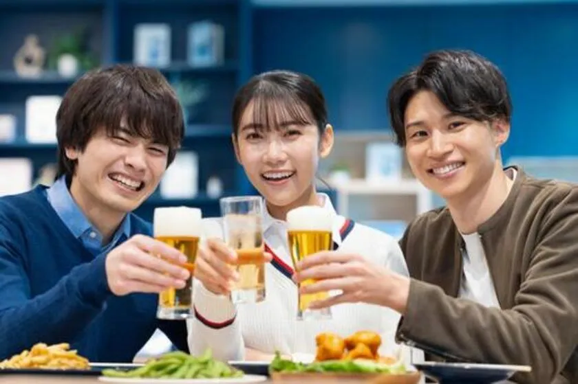 社会的証明で合コン・飲み会でモテる「みんなが認めるいい人」