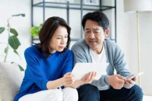 太陽光発電の見積もりで損しない：相場・悪徳業者チェックリスト