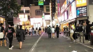 子供の非行をやめさせる方法：束縛や罰を与えない子育て心理学