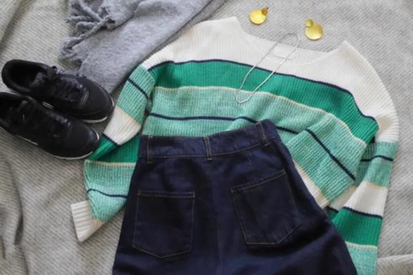 体型カバーしながら可愛く見える「縦ライン＋アクセ1点」コーデ